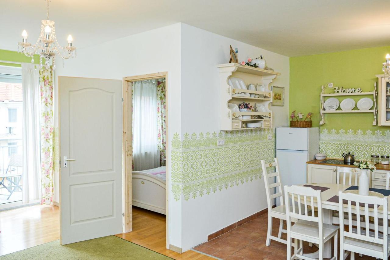 Romantic Apartman Hajduszoboszlo Exterior photo